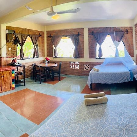 Ananda Guest House Yoga & Meditacion 埃斯孔迪多港 外观 照片